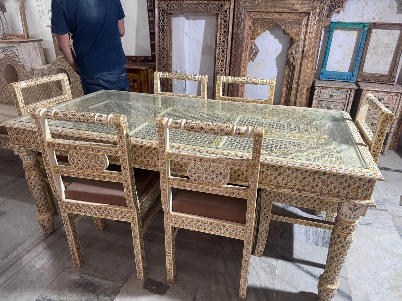 Handicraft Item Dining Table Chairs