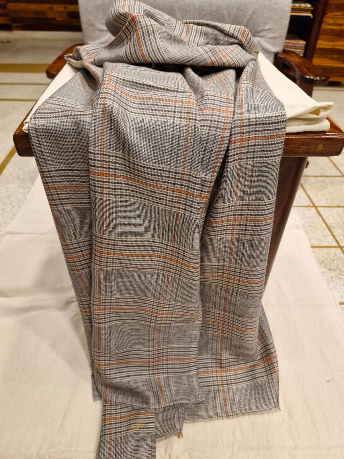 Handwoven Cashmere Scarf (grey)