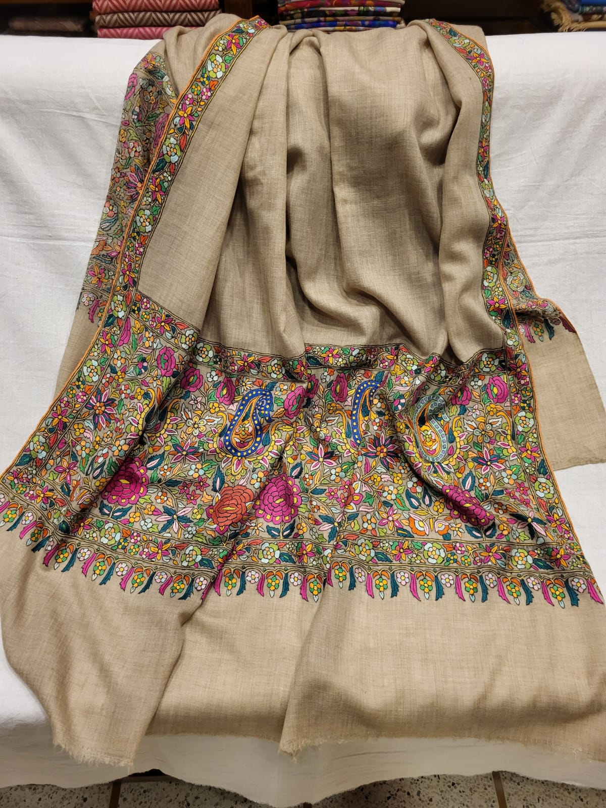Paldar Papier-Mâché Shawl – Exceptional Kashmiri Craftsmanship