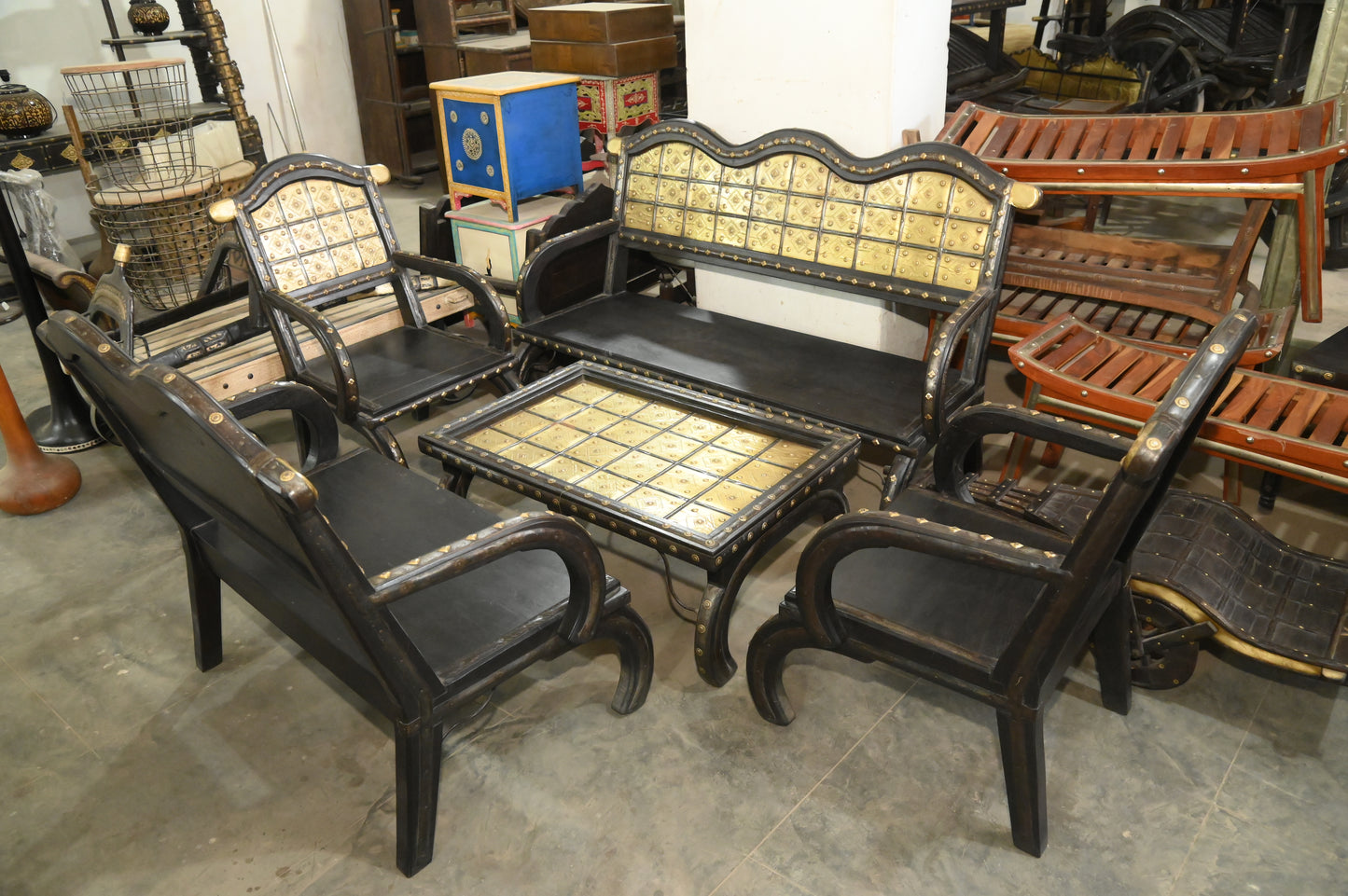 Handicraft Item Dining Table Chairs 2