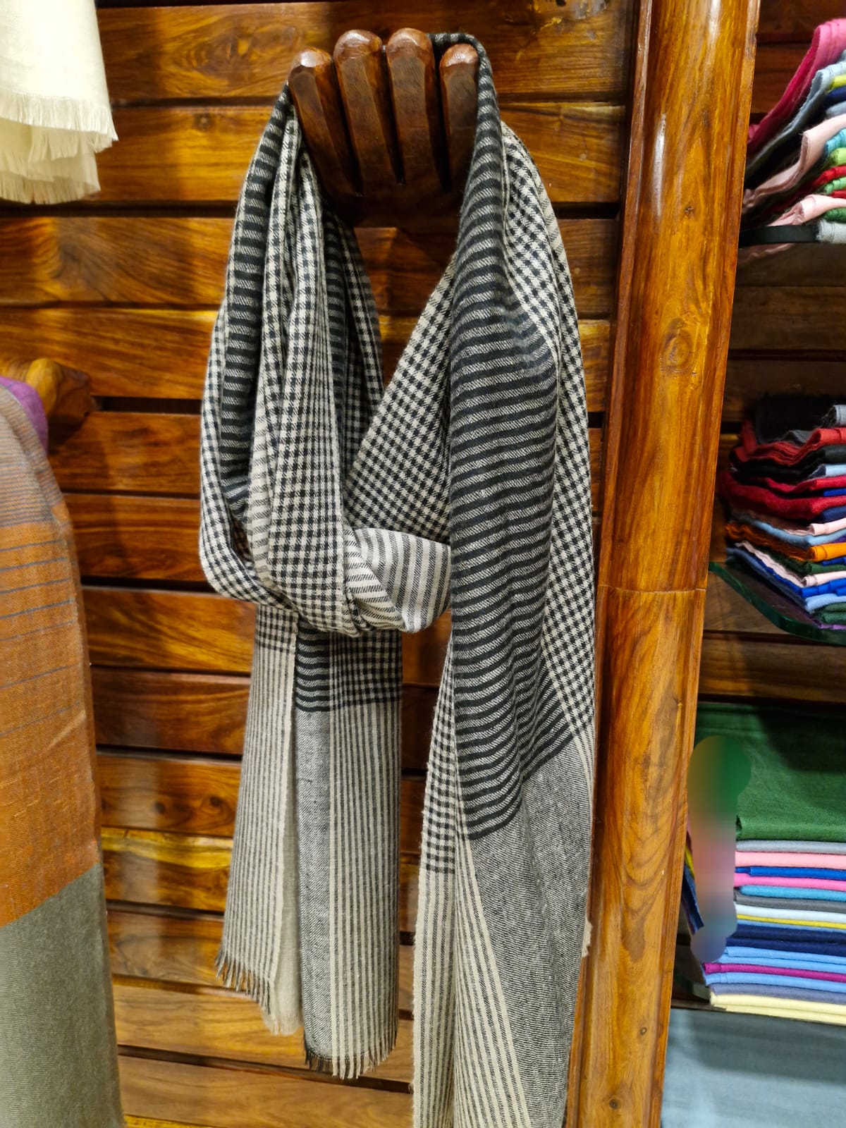 Reversible Geometric Cashmere Scarf